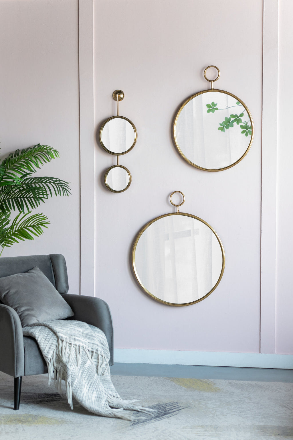 26"x32" Circle Wall Mirror with Metal Frame