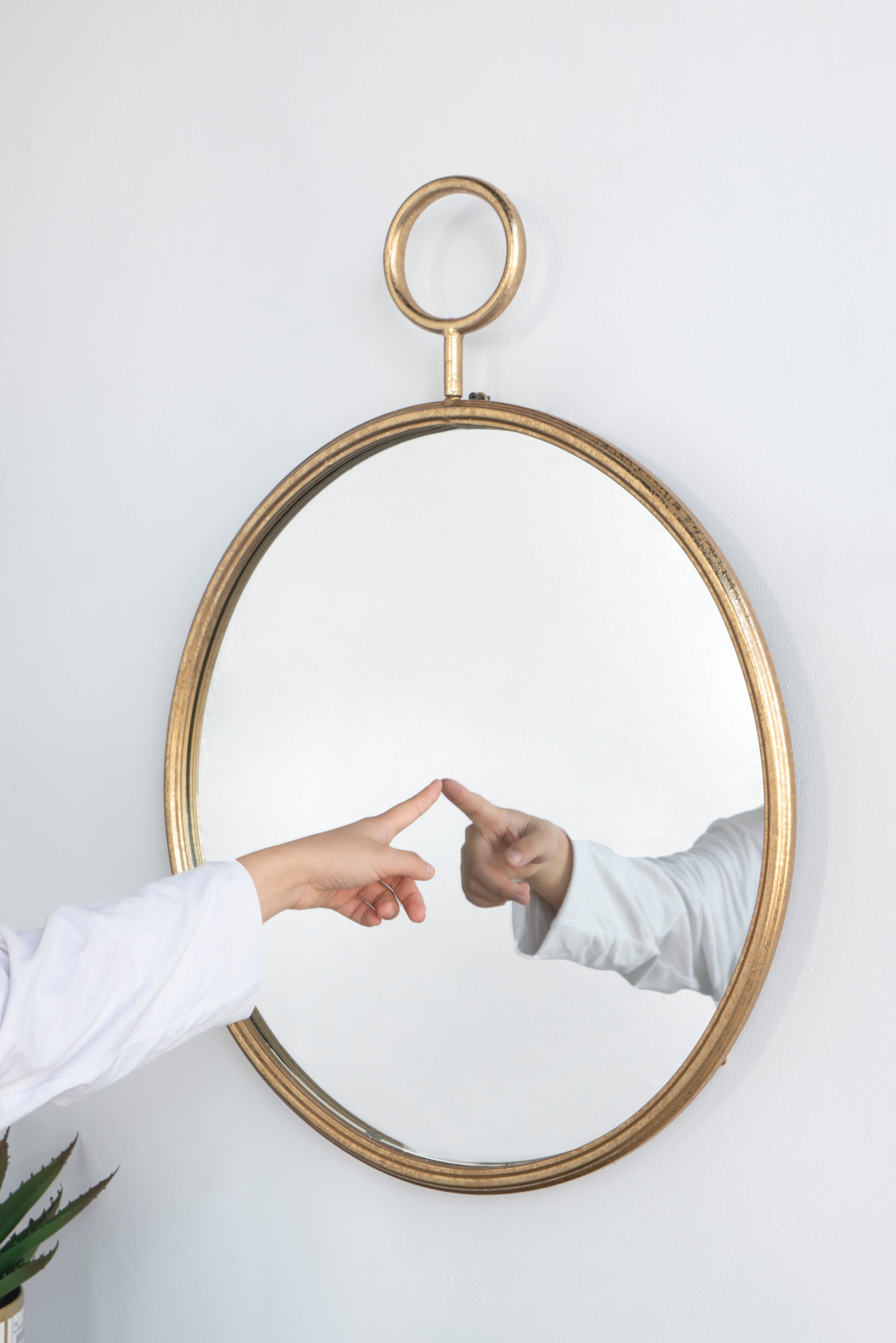 26"x32" Circle Wall Mirror with Metal Frame