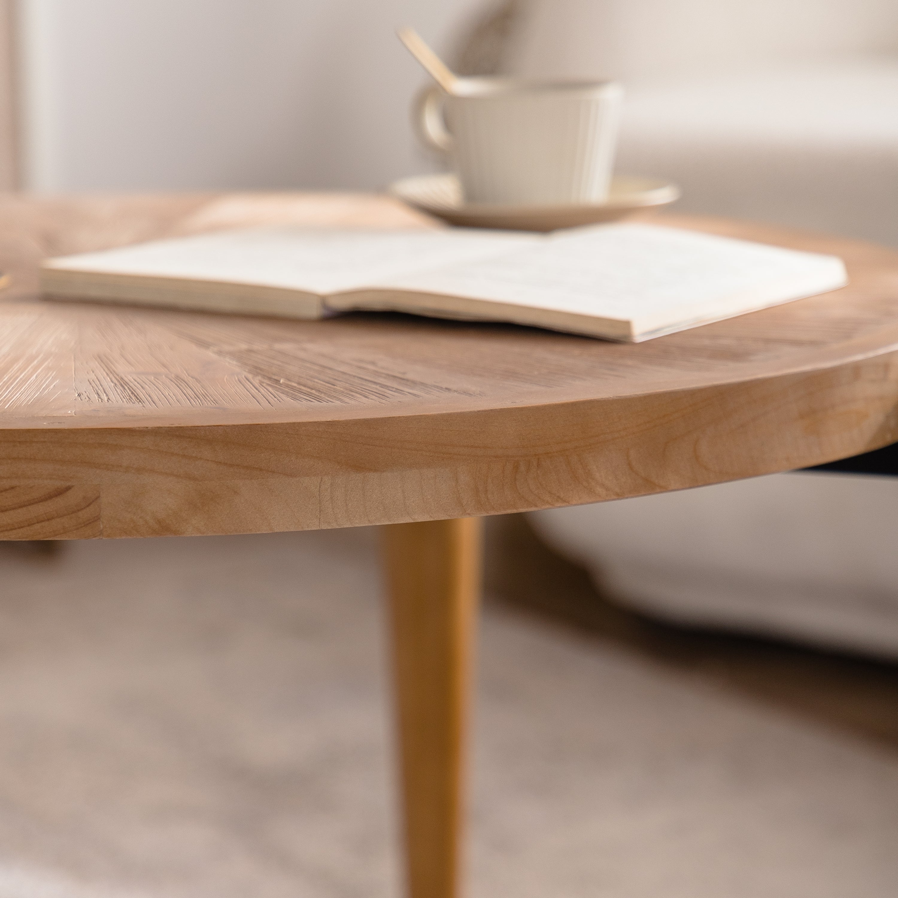 36.22' Round Radial Grain Coffee Table