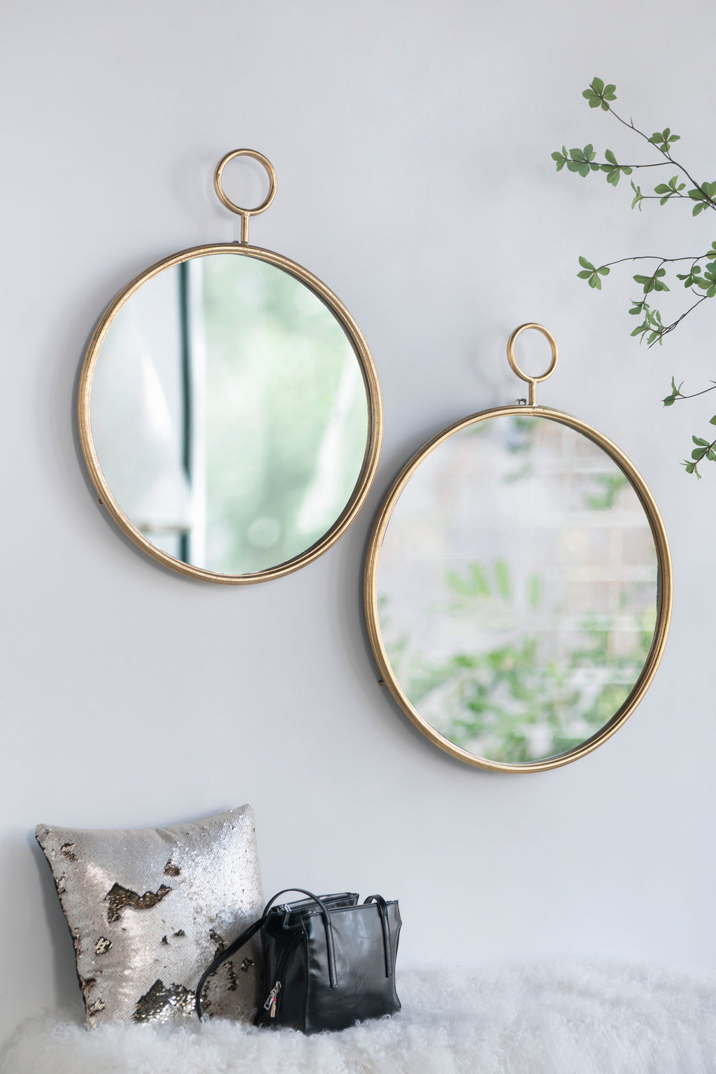 26"x32" Circle Wall Mirror with Metal Frame
