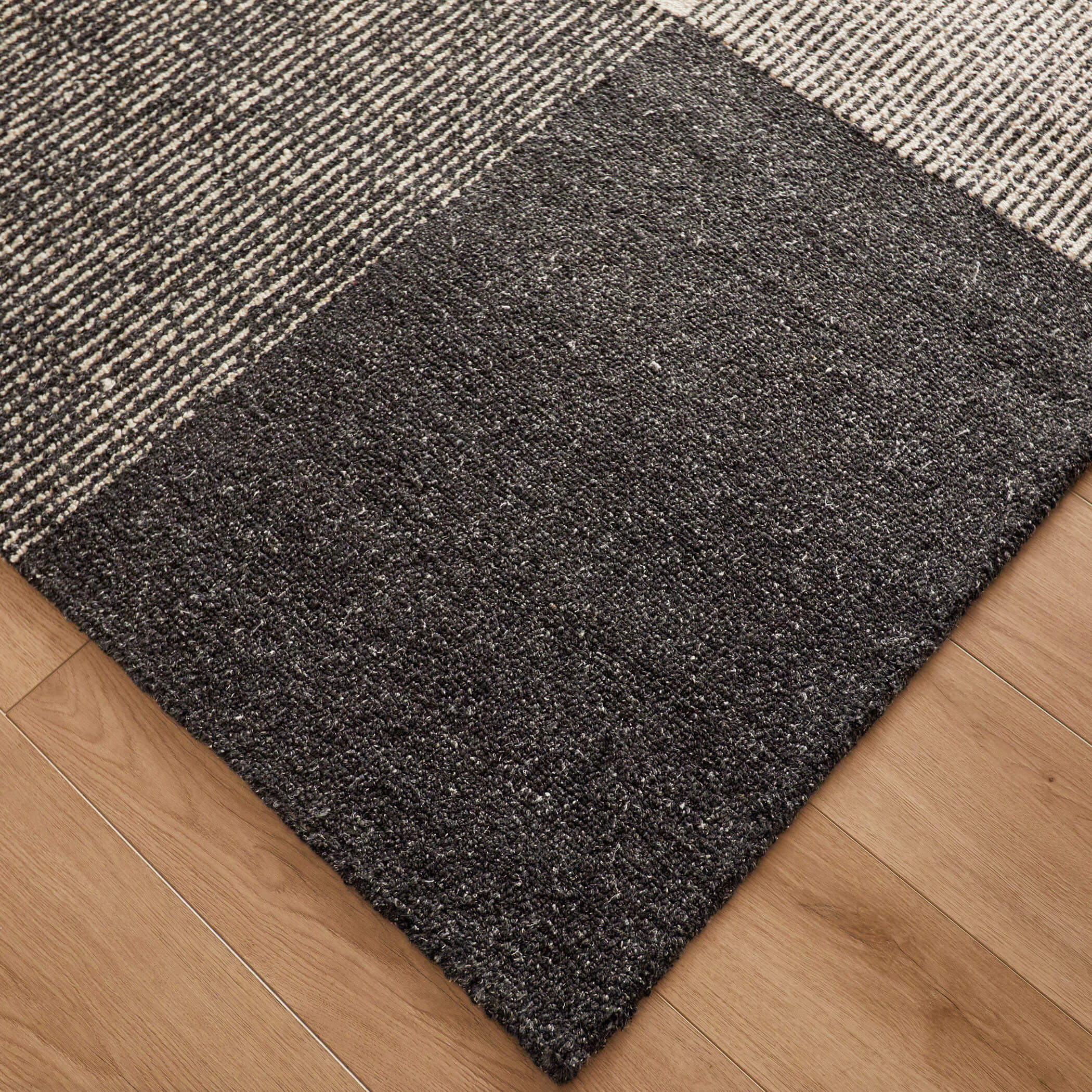 Kali Black Rug