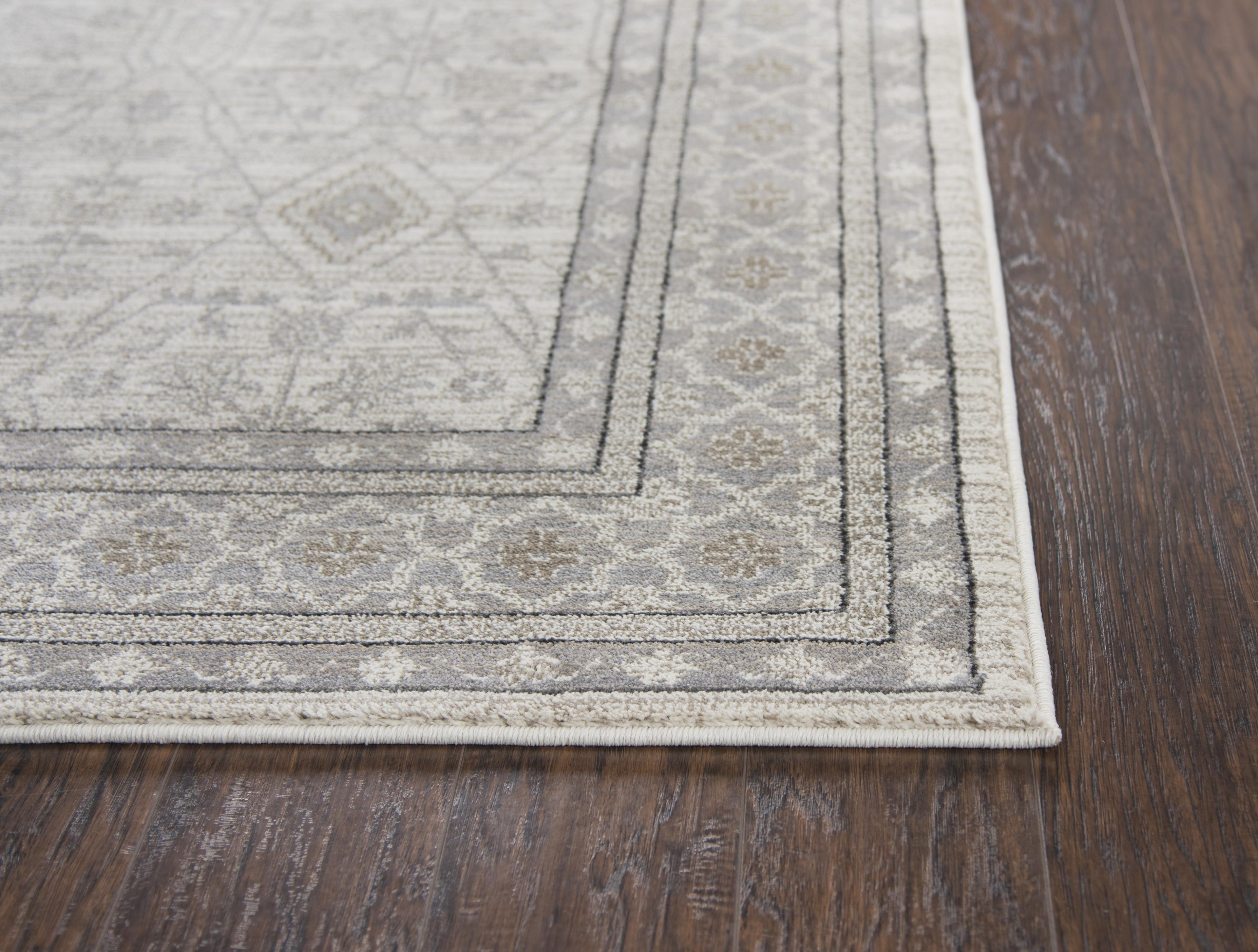Power Loomed Classical/Vintage Rug