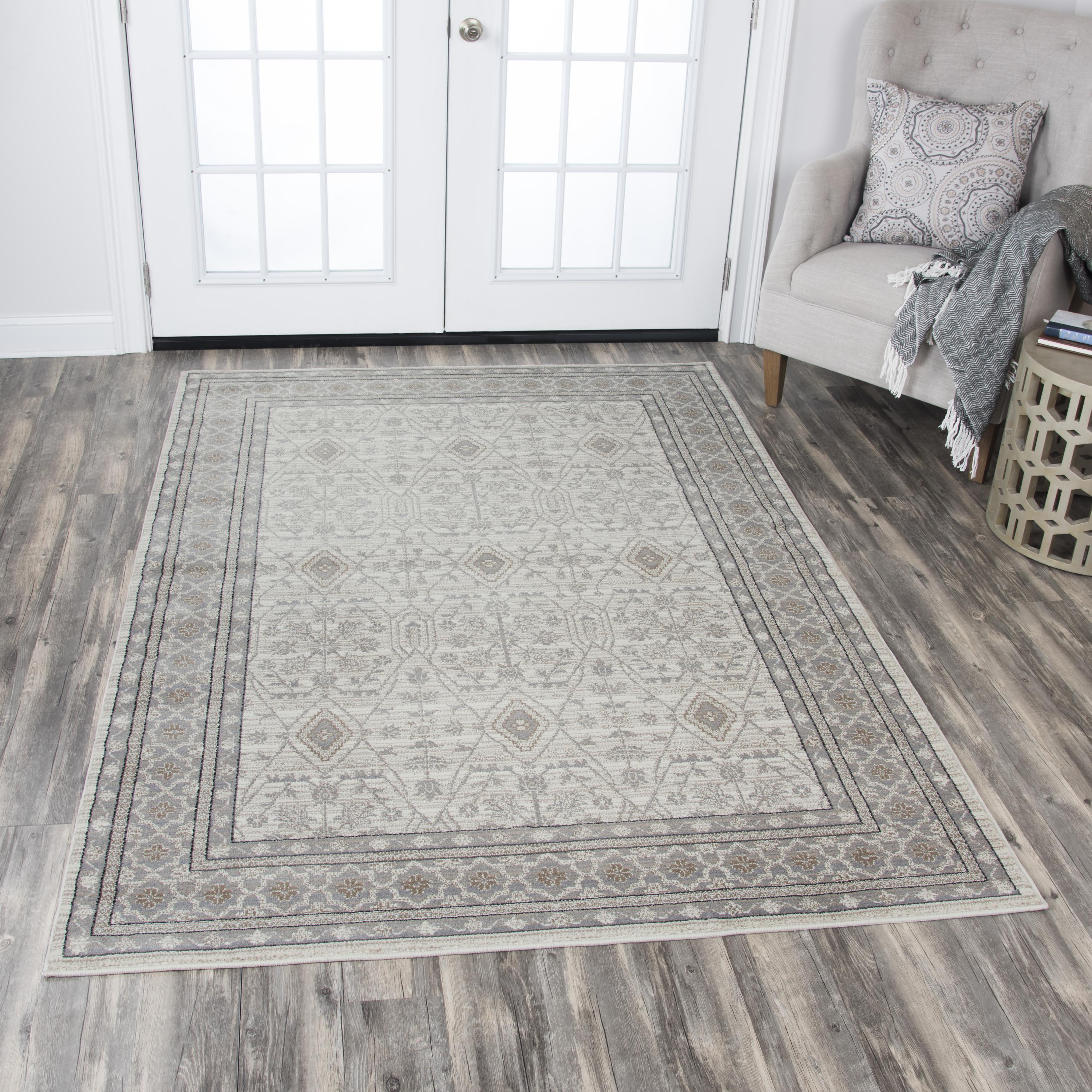 Power Loomed Classical/Vintage Rug
