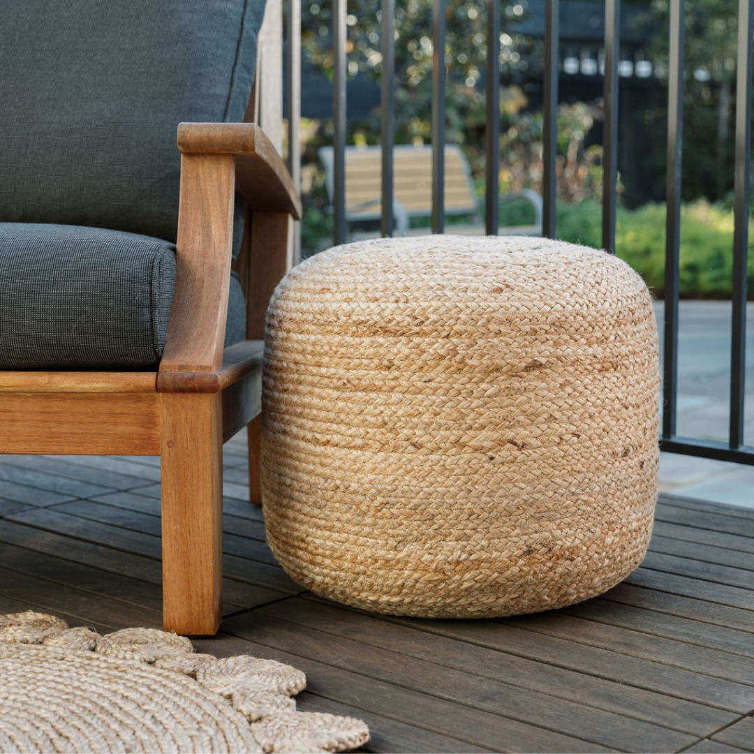 Handcrafted Round Scalloped Jute Rug in Natural, 3 ft