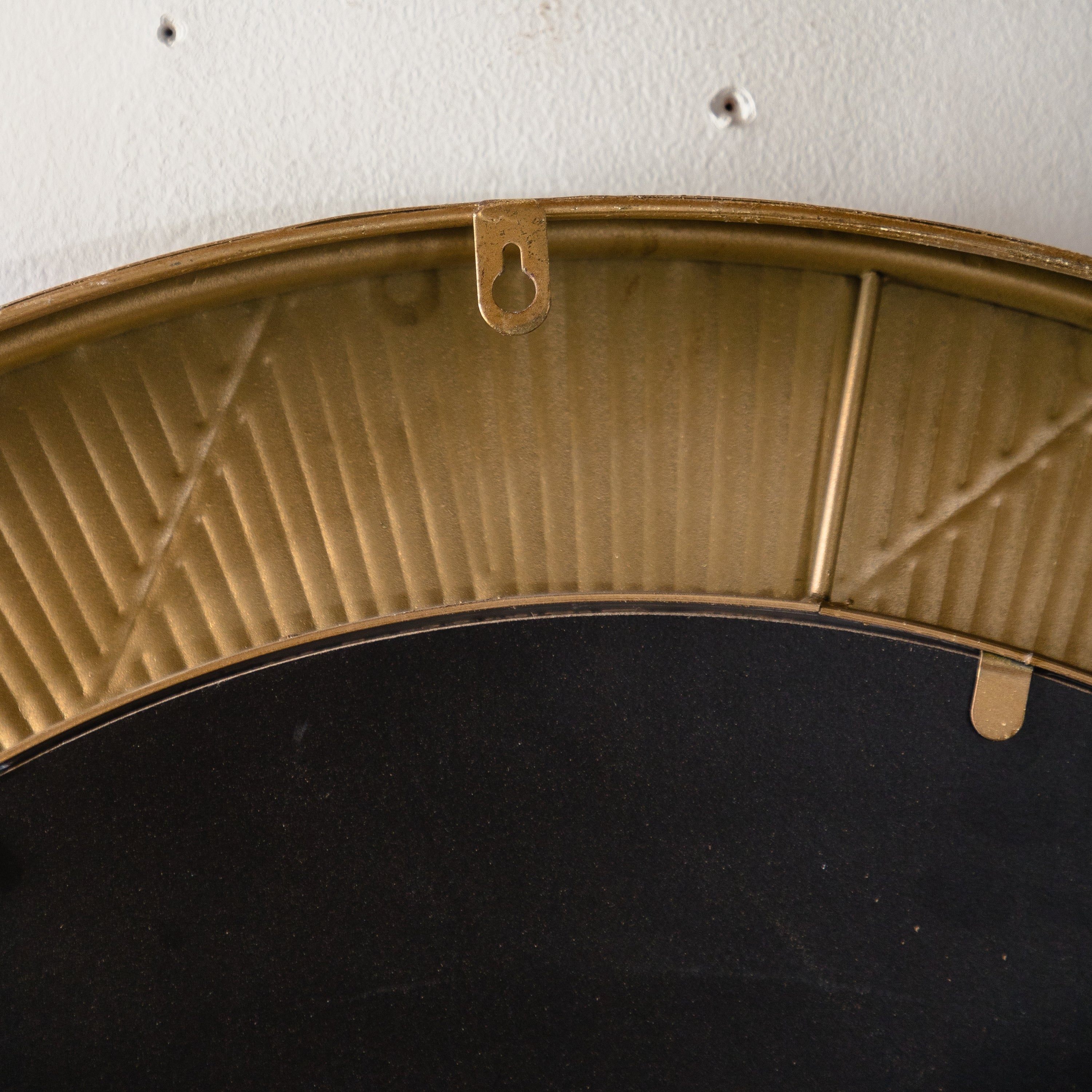 31.3" Gold Textured Round Wall Mirror
