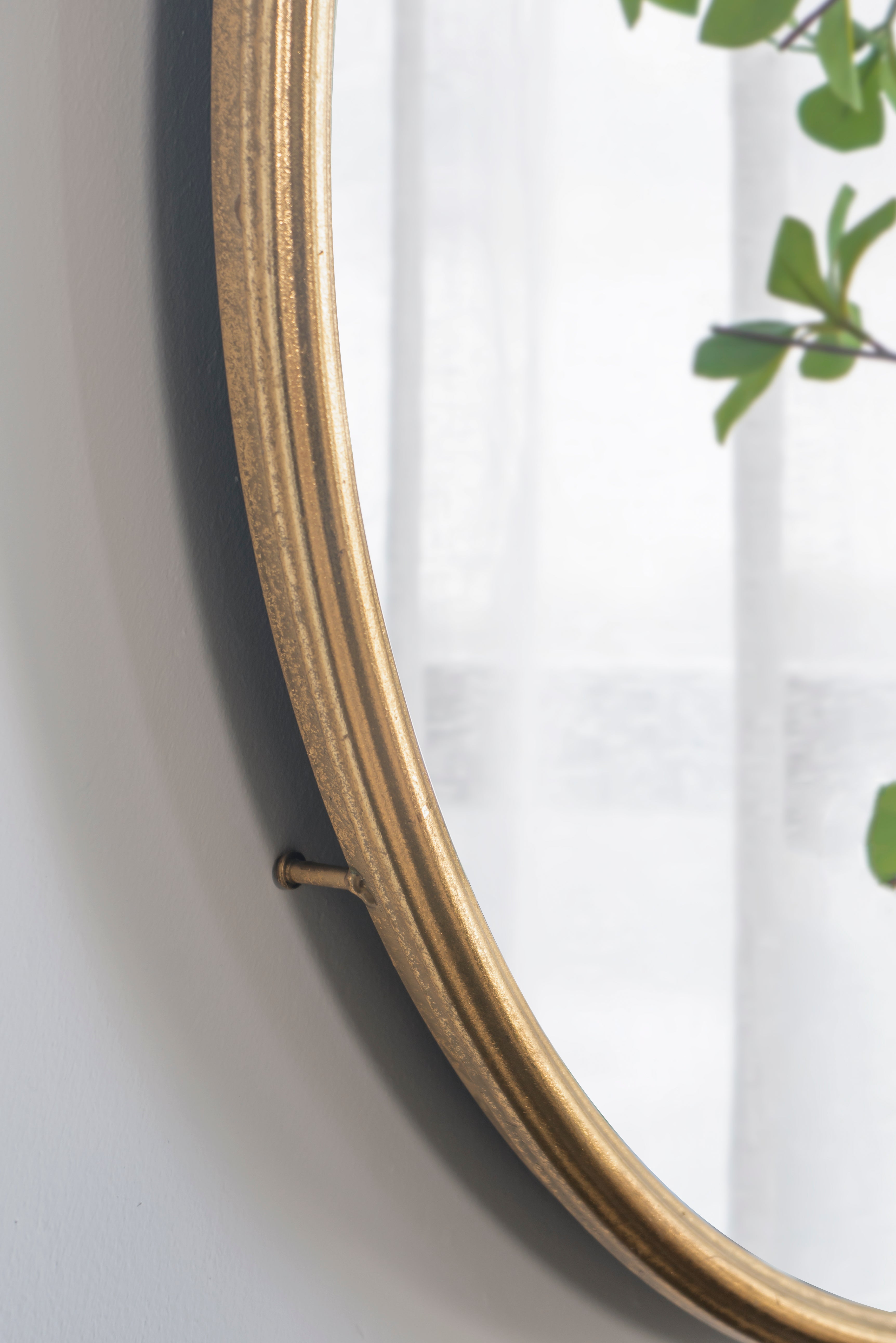 26"x32" Circle Wall Mirror with Metal Frame