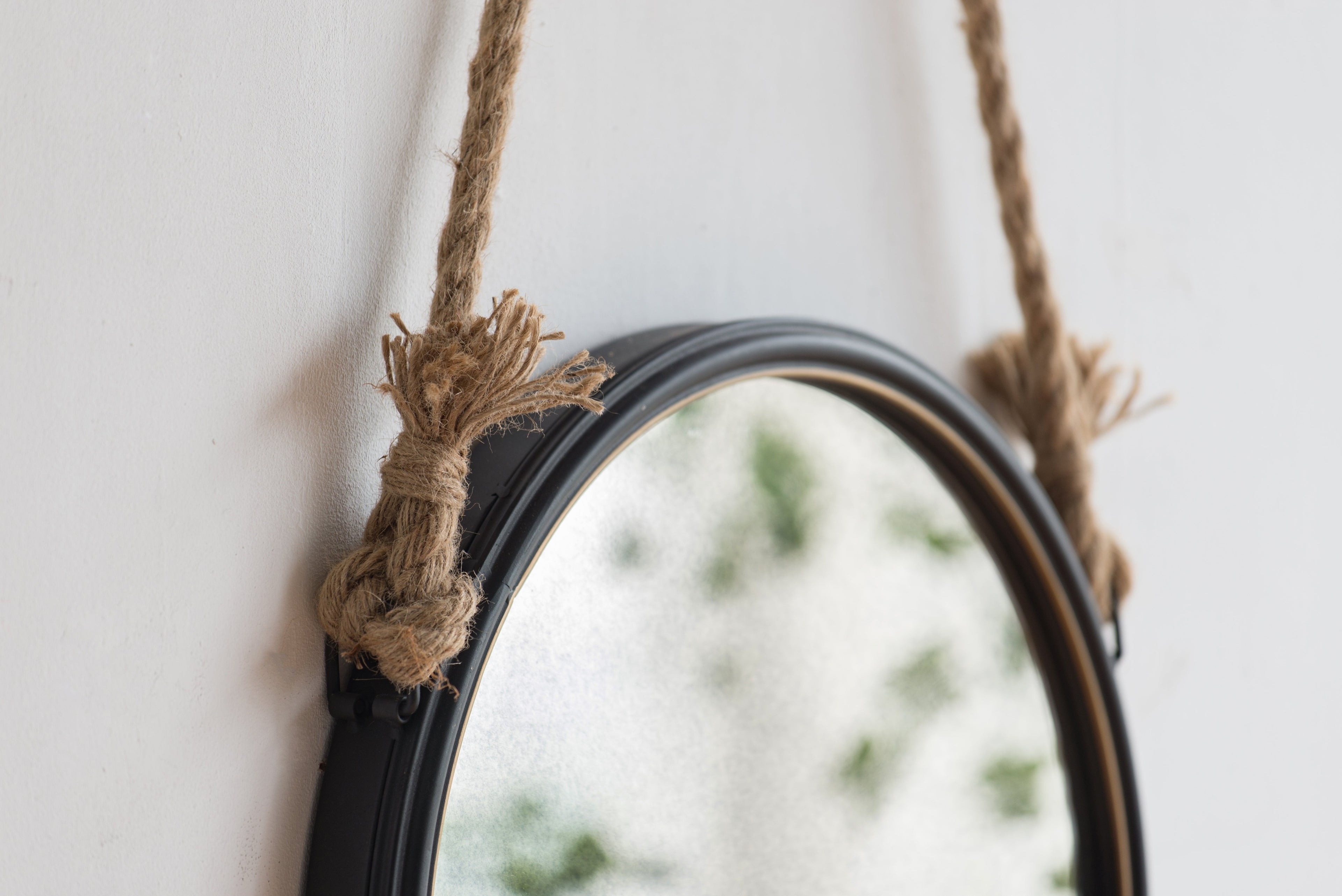 19.5" Wall Mirror with Round Metal Frame